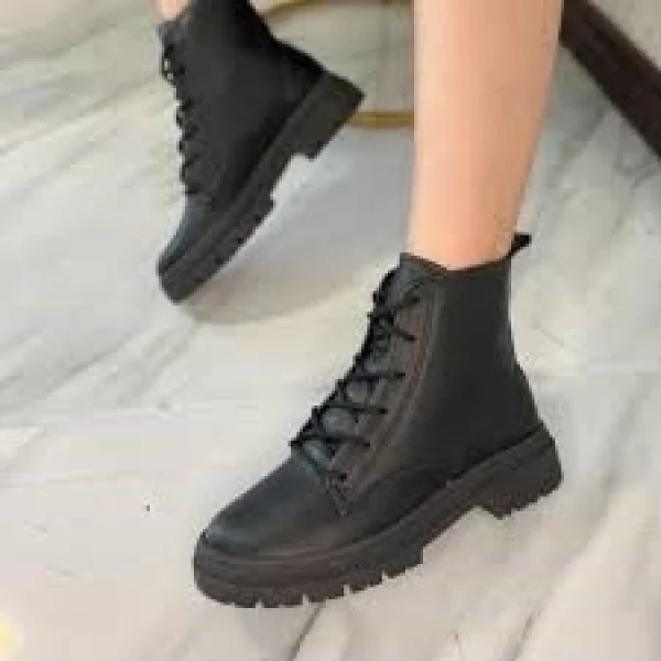Bota moleca cuturno sem salto