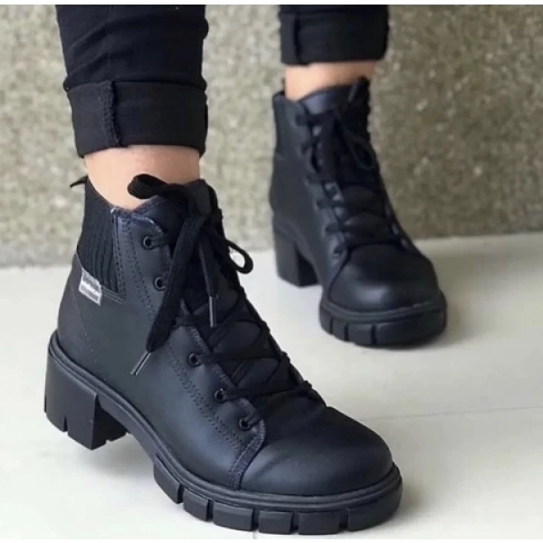 Bota moleca coturno 