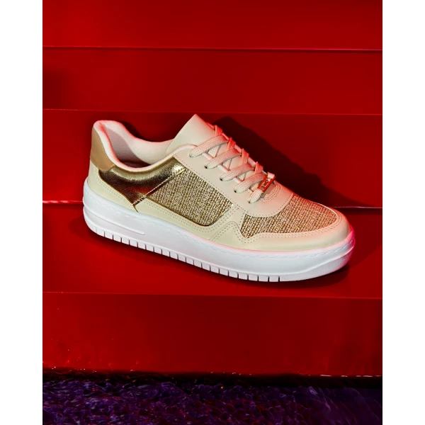 tenis vizzano Dourado